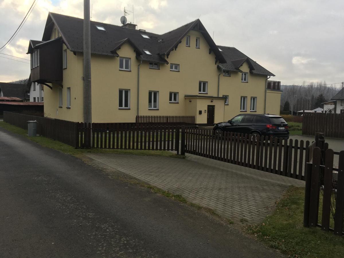 Ferienwohnung Horsky Apartman V Karlovicich Karlovice  Exterior foto